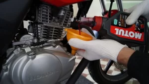 En kaliteli motosiklet yağı markaları, çeşitleri ve özellikleri