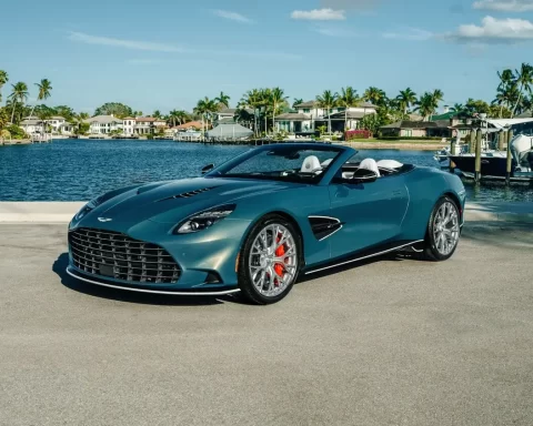 Dünyada tek üretilen 835 beygirlik Aston Martin Vanquish Volante Wave Edition Dış Görünümü